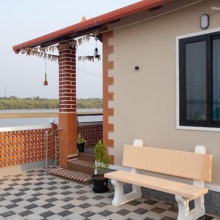 Reunion Ocean Tides Hotell Udupi Exteriör bild