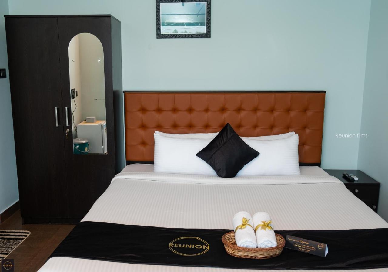 Reunion Ocean Tides Hotell Udupi Exteriör bild