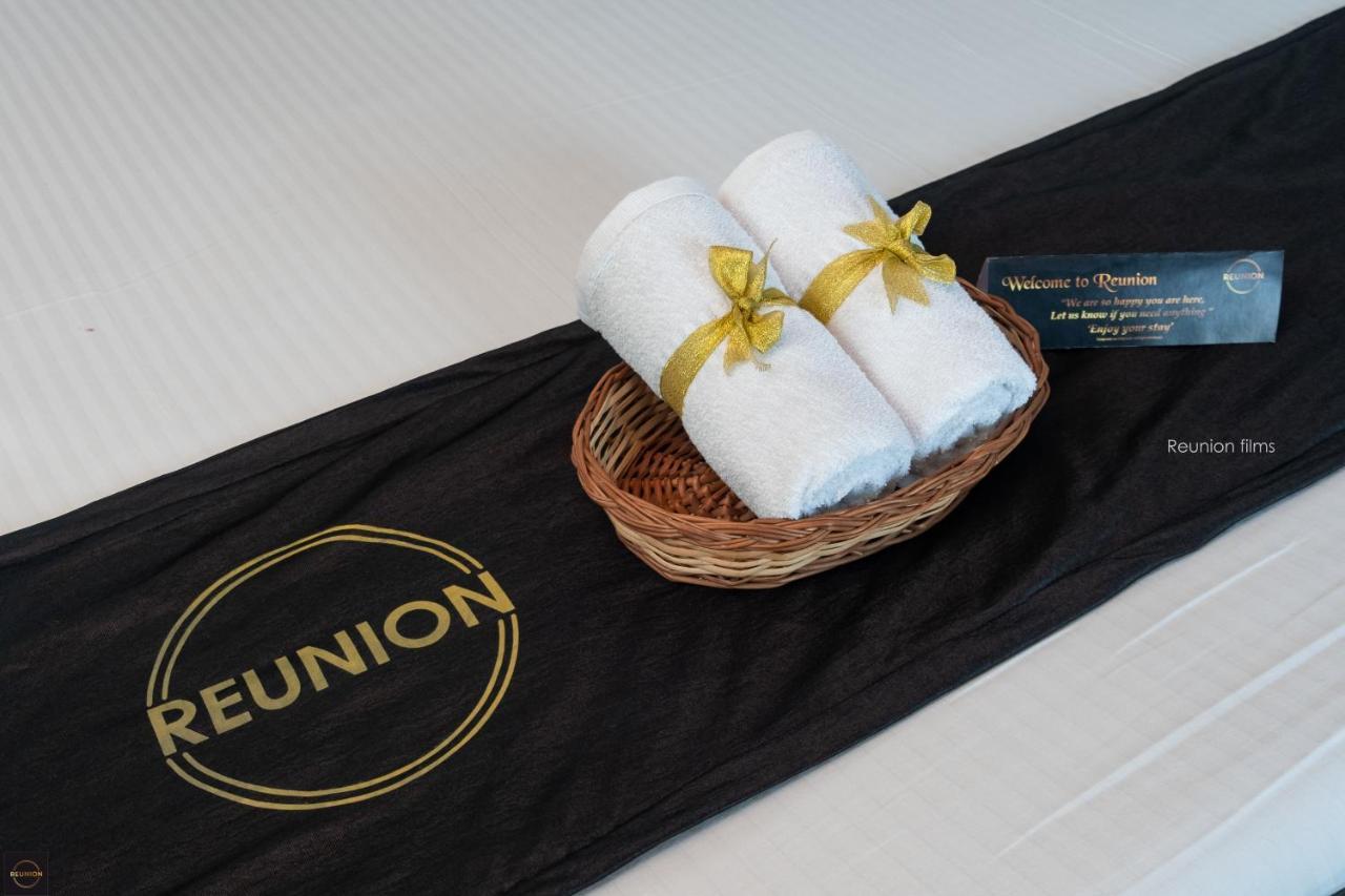 Reunion Ocean Tides Hotell Udupi Exteriör bild