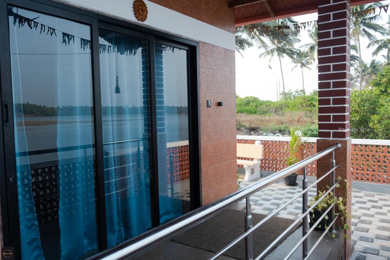 Reunion Ocean Tides Hotell Udupi Exteriör bild