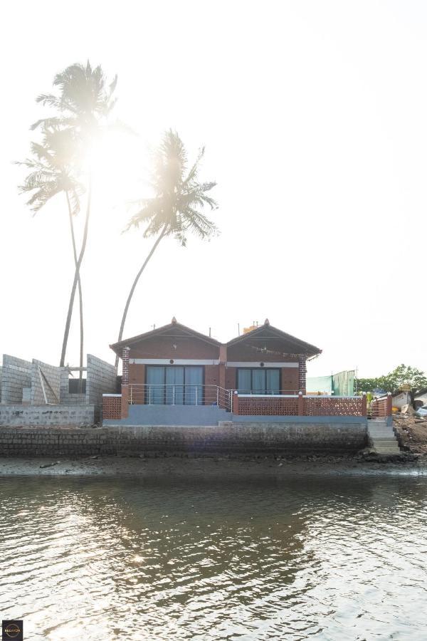 Reunion Ocean Tides Hotell Udupi Exteriör bild