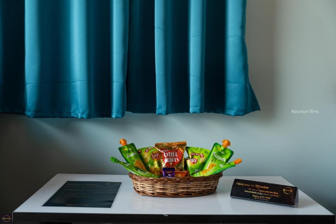 Reunion Ocean Tides Hotell Udupi Exteriör bild