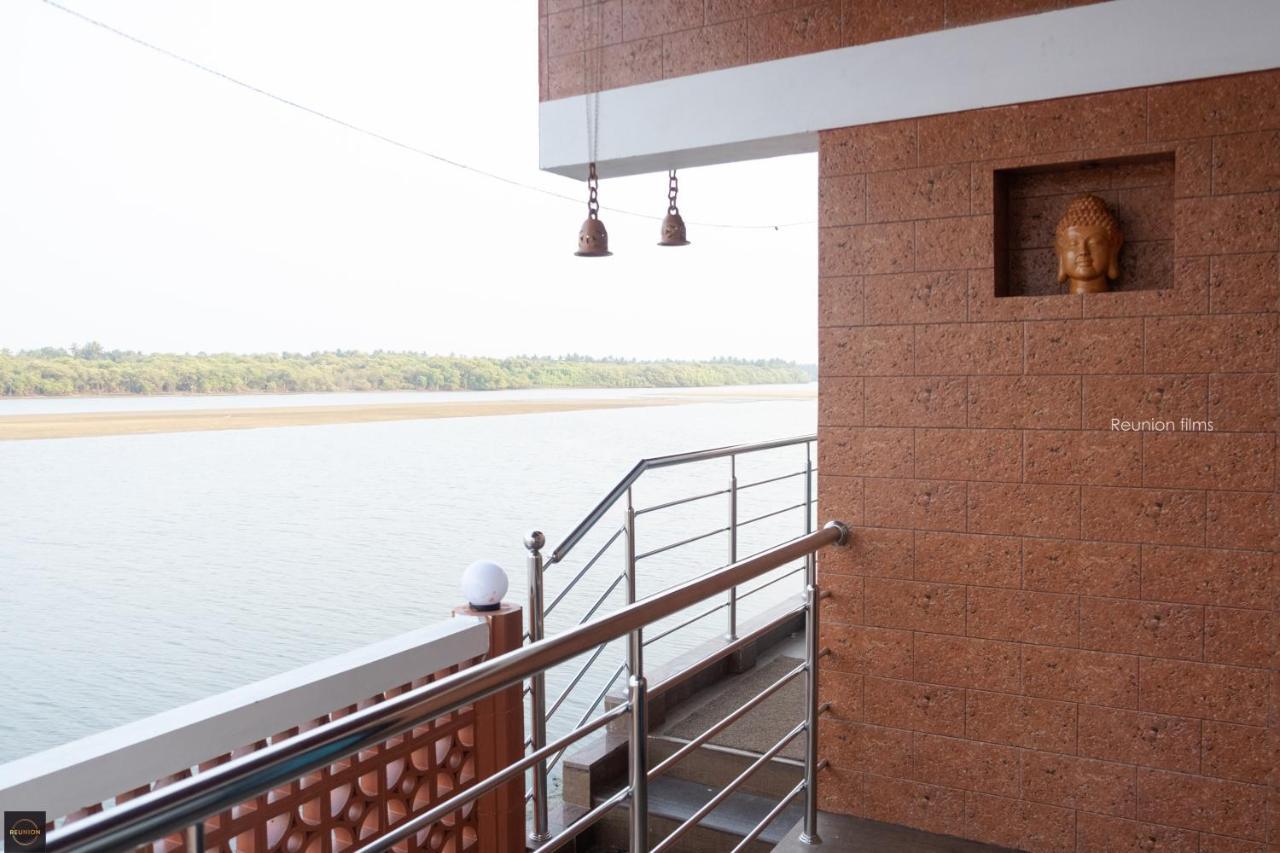 Reunion Ocean Tides Hotell Udupi Exteriör bild